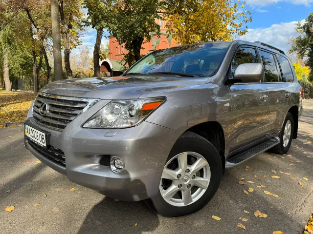Lexus LX - фото 1