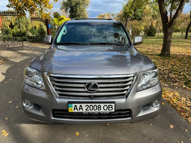 Lexus LX - фото 3