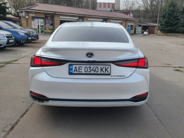 Lexus ES - фото 5