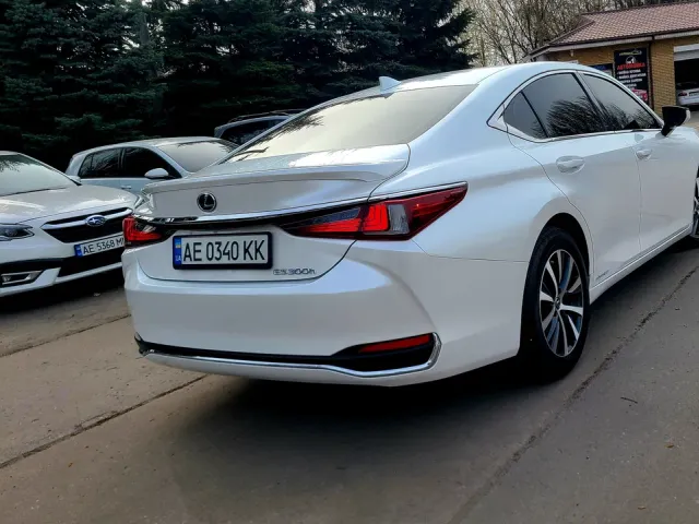 Lexus ES - фото 4