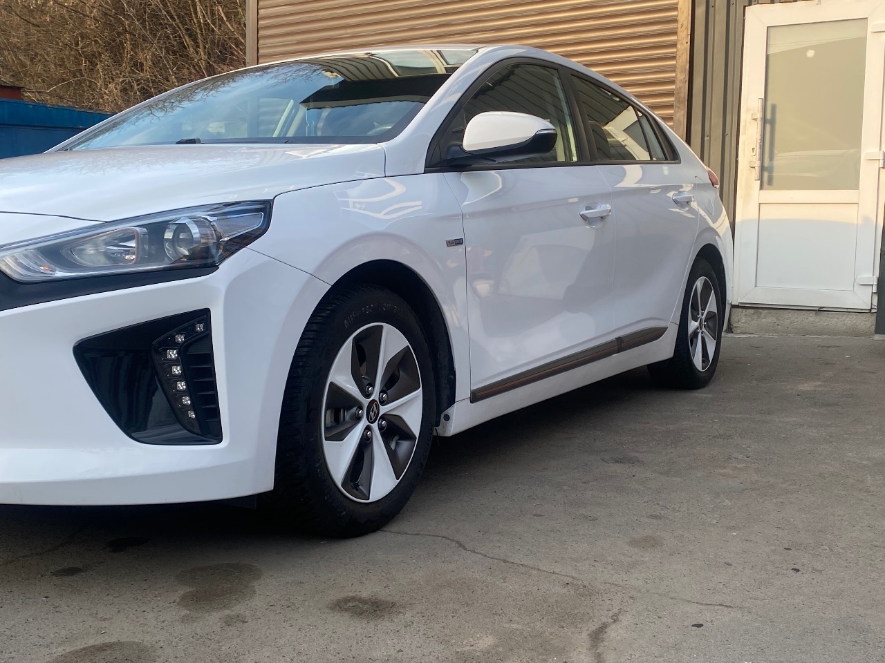 Hyundai IONIQ - фото 6