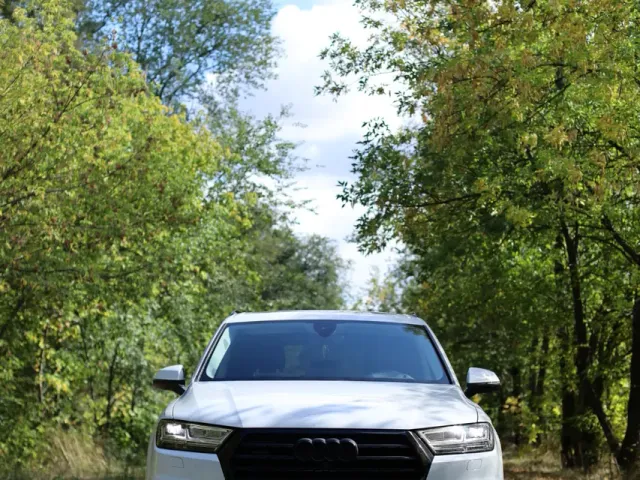 Audi Q7 - фото 4