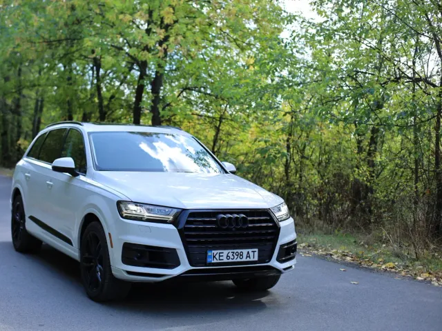 Audi Q7 - фото 2