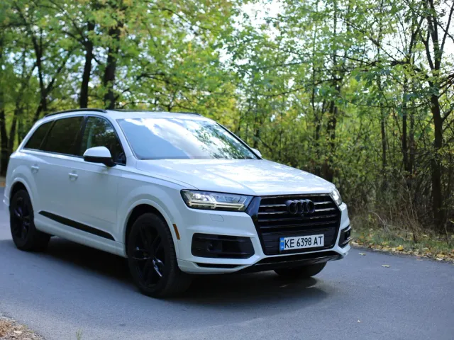 Audi Q7 - фото 5