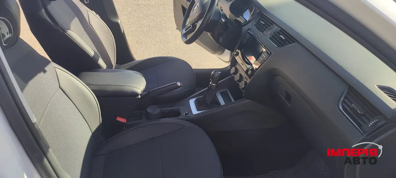 Skoda Octavia - фото 14