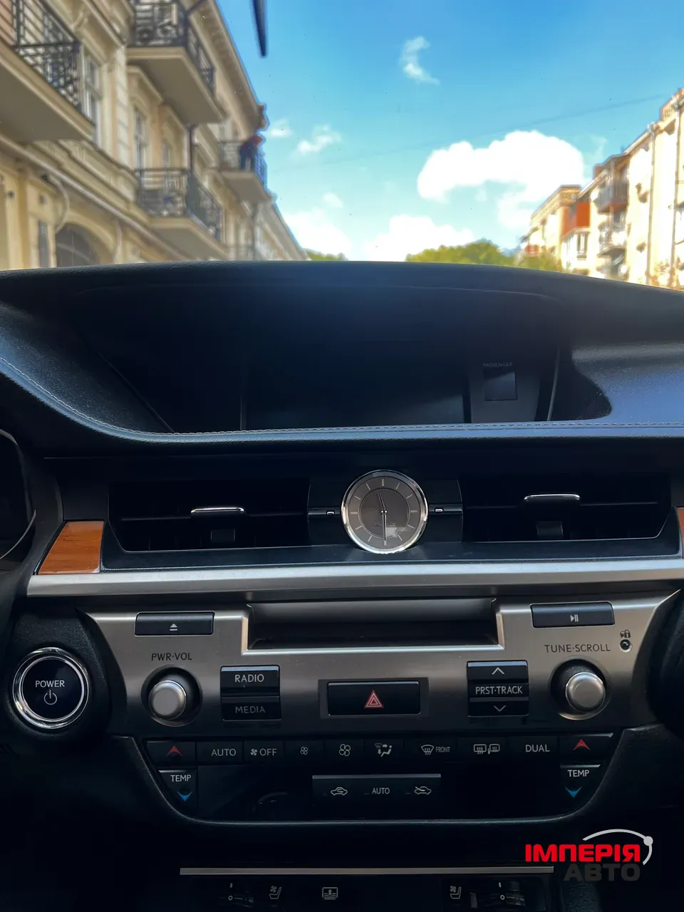 Lexus ES - фото 13