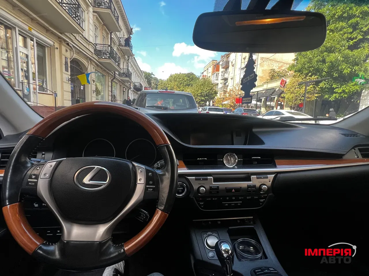 Lexus ES - фото 11