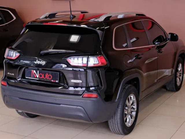 Jeep Cherokee - фото 5