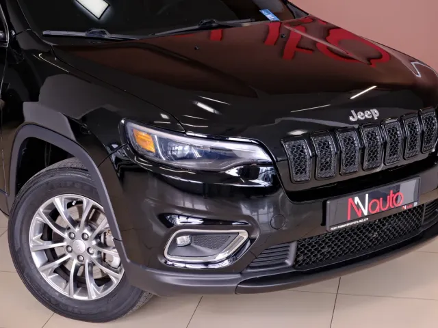 Jeep Cherokee - фото 3