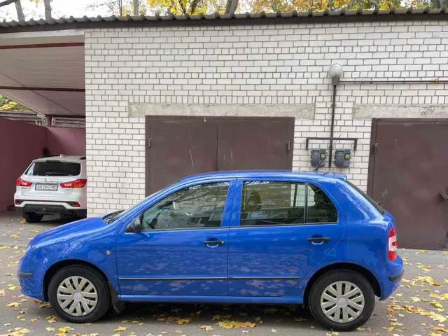Skoda Fabia - фото 2
