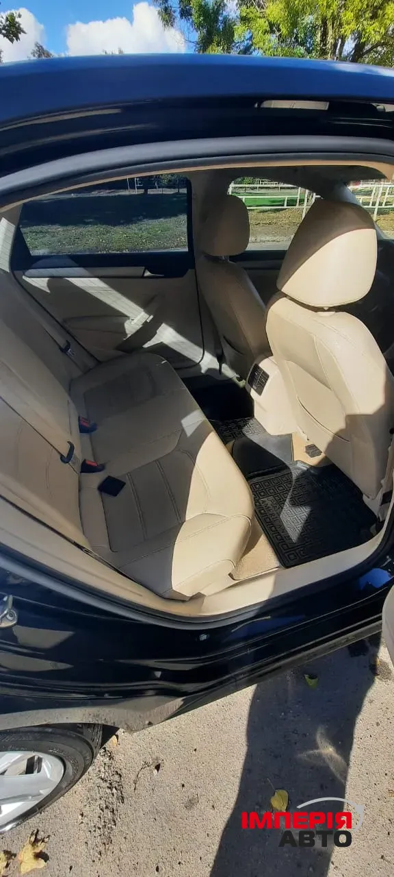 Volkswagen Passat (North America and China) - фото 5