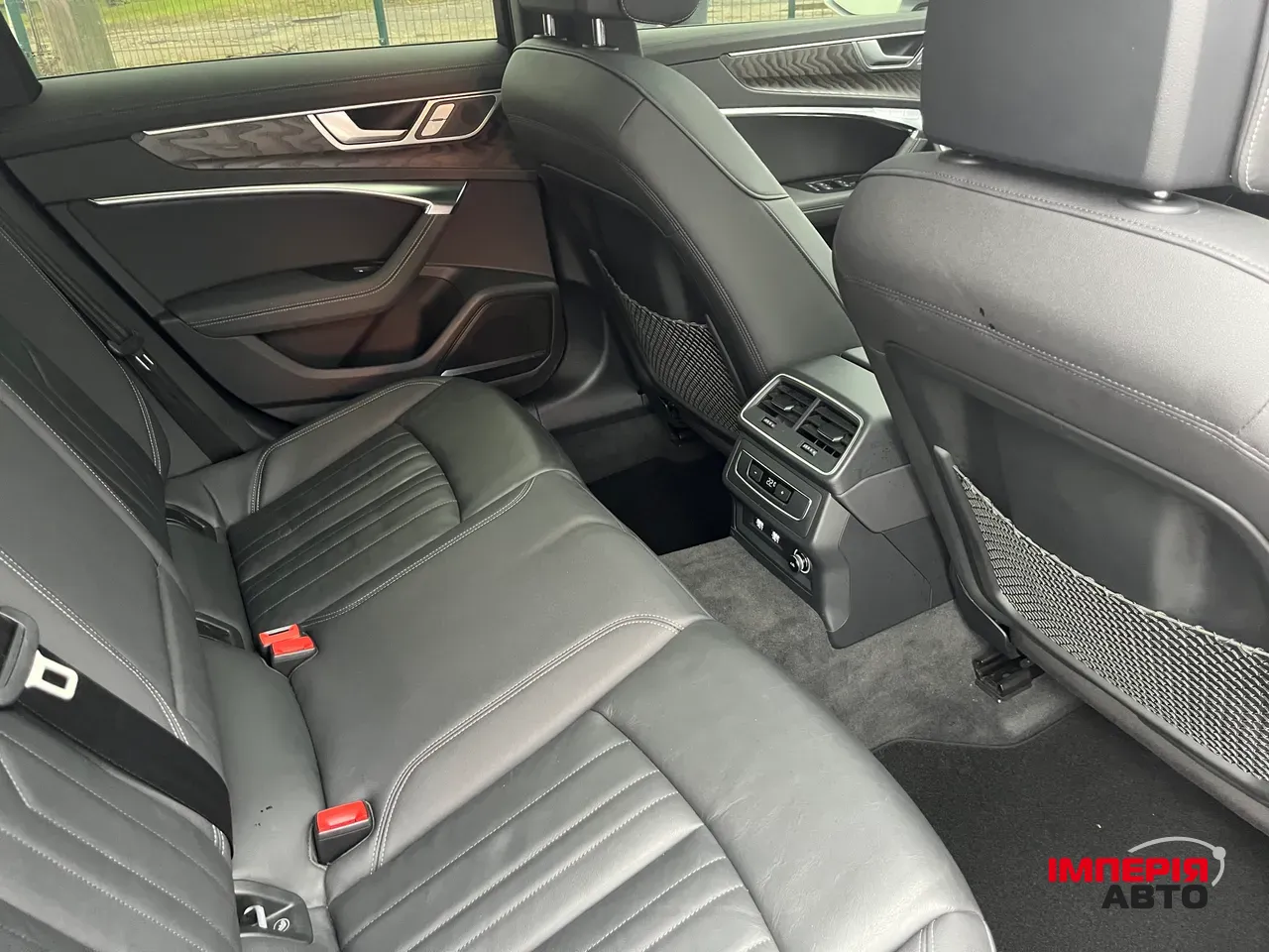 Audi A6 - фото 8