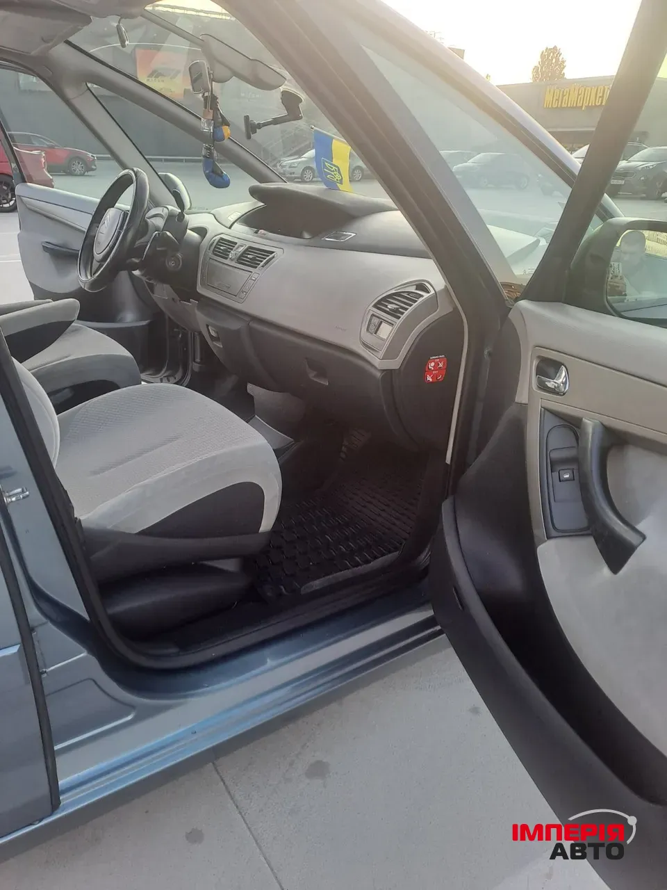 Citroen C4 Picasso - фото 12