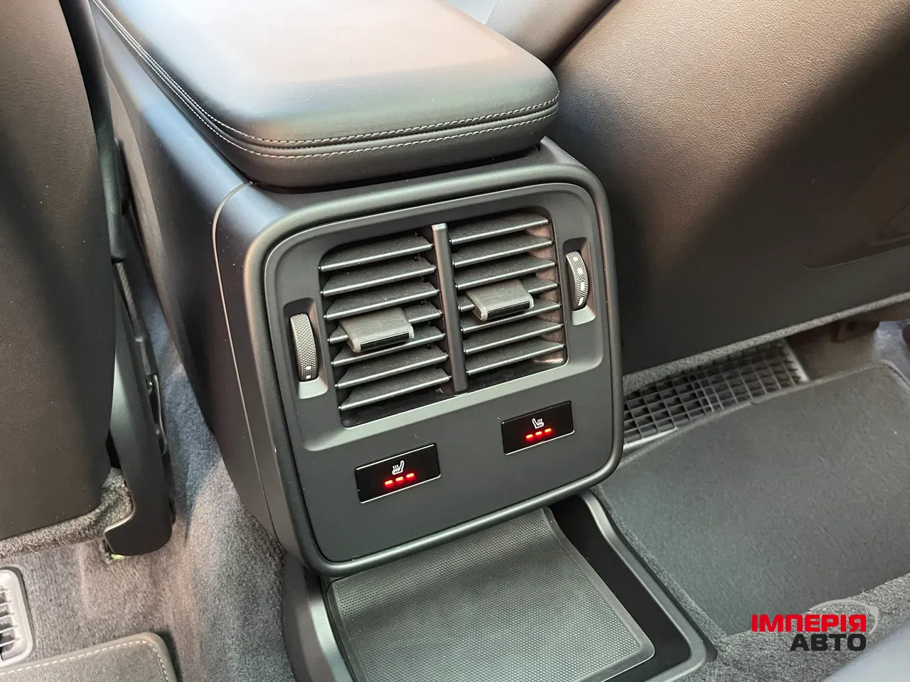 Porsche Taycan - фото 18