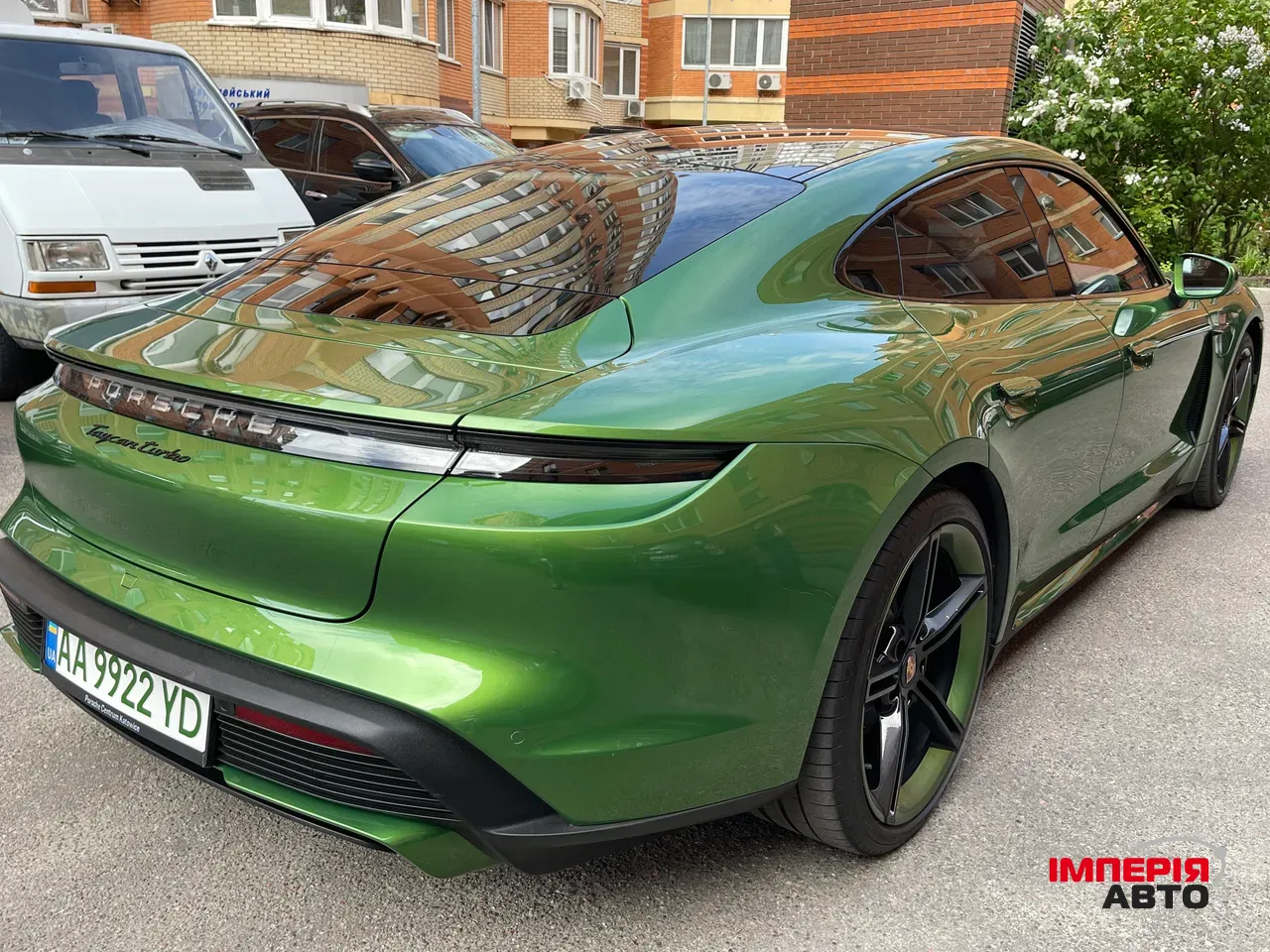 Porsche Taycan - фото 5