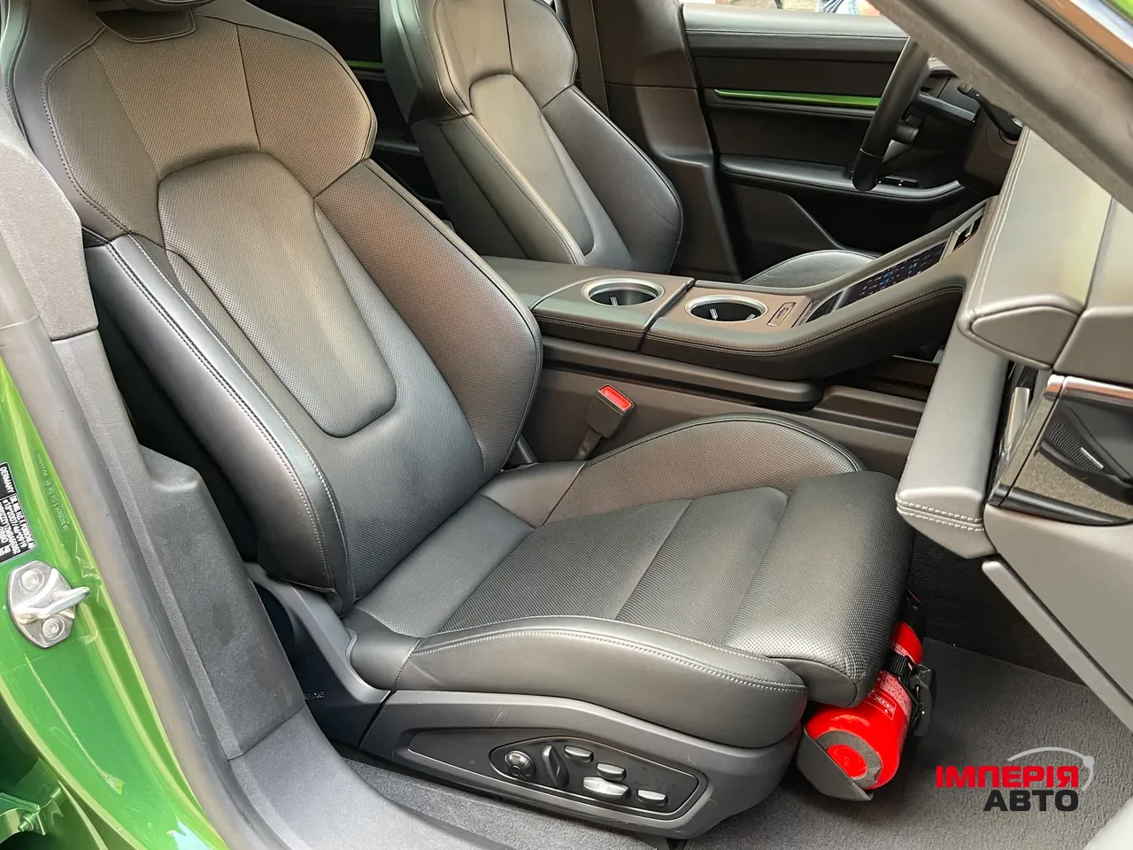 Porsche Taycan - фото 22