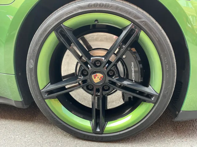 Porsche Taycan - фото 3