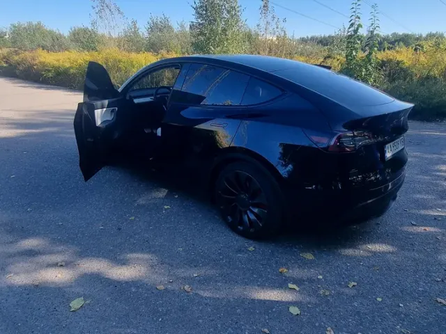 Tesla Model Y - фото 5