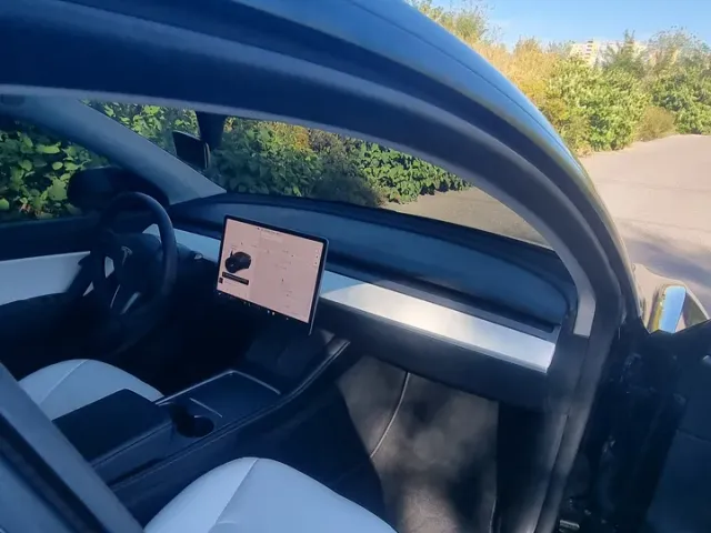 Tesla Model Y - фото 4