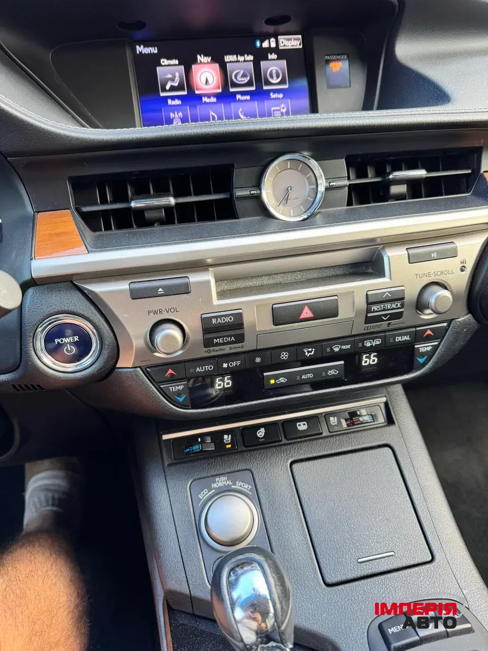 Lexus ES - фото 11