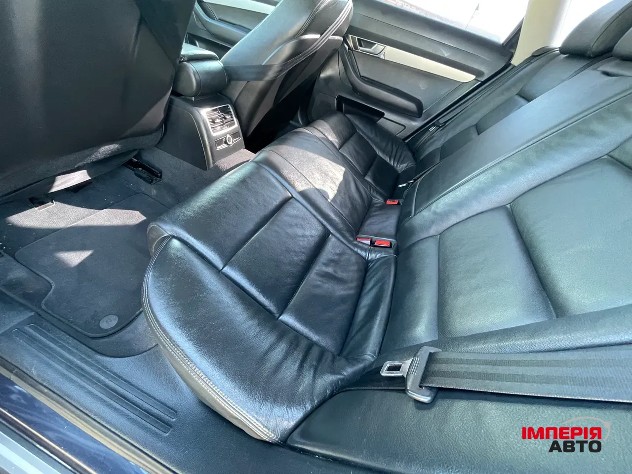 Audi A6 - фото 11