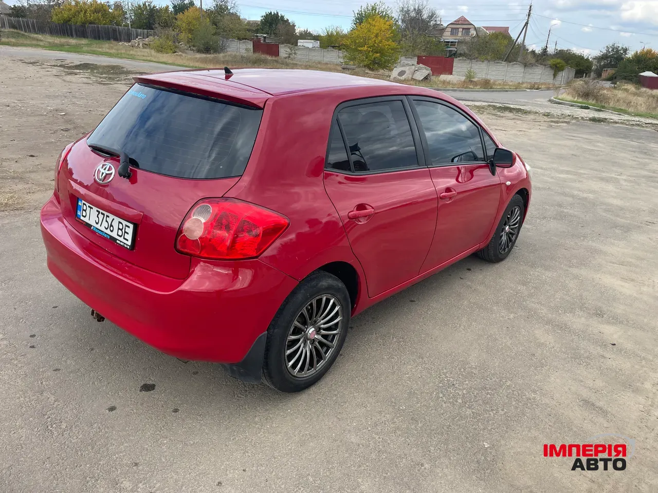 Toyota Auris - фото 1