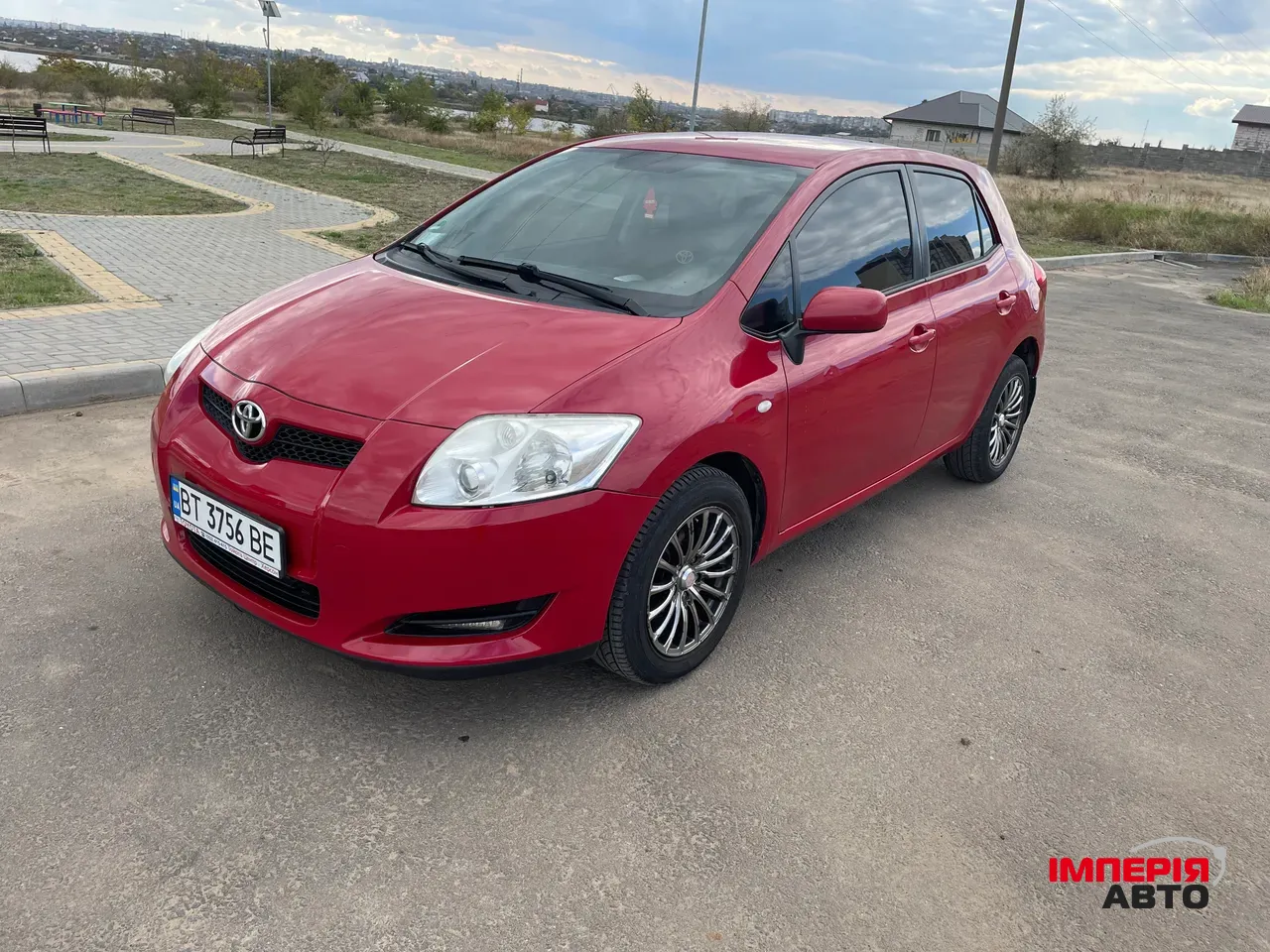 Toyota Auris - фото 3