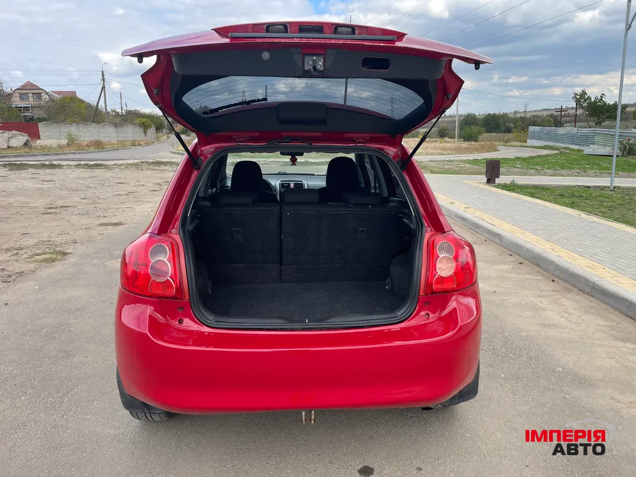 Toyota Auris - фото 8