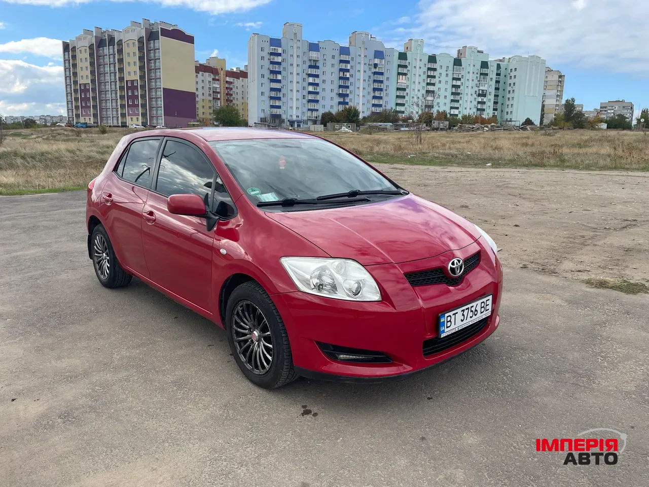 Toyota Auris - фото 5