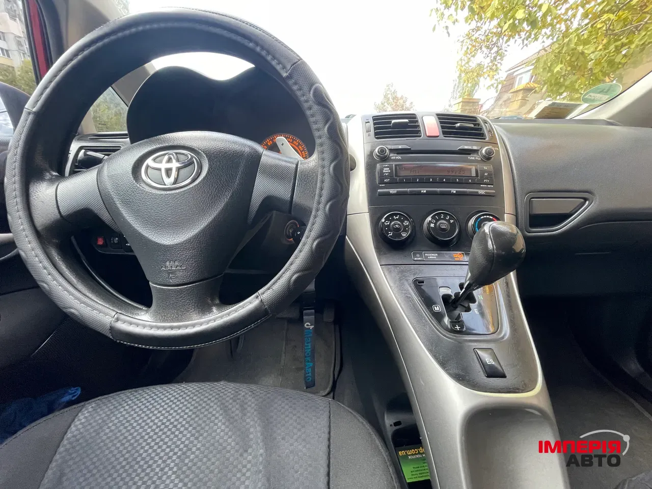 Toyota Auris - фото 6