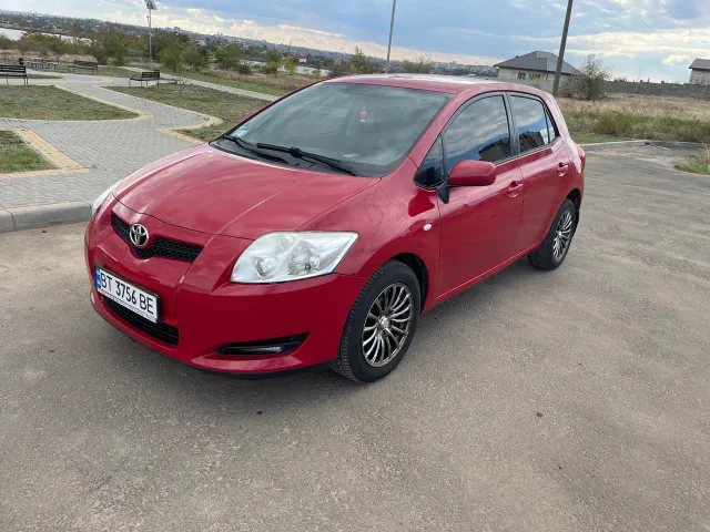 Toyota Auris - фото 5