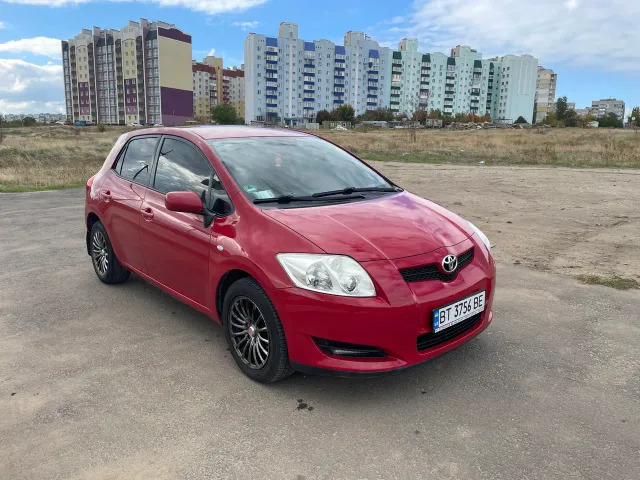 Toyota Auris - фото 3
