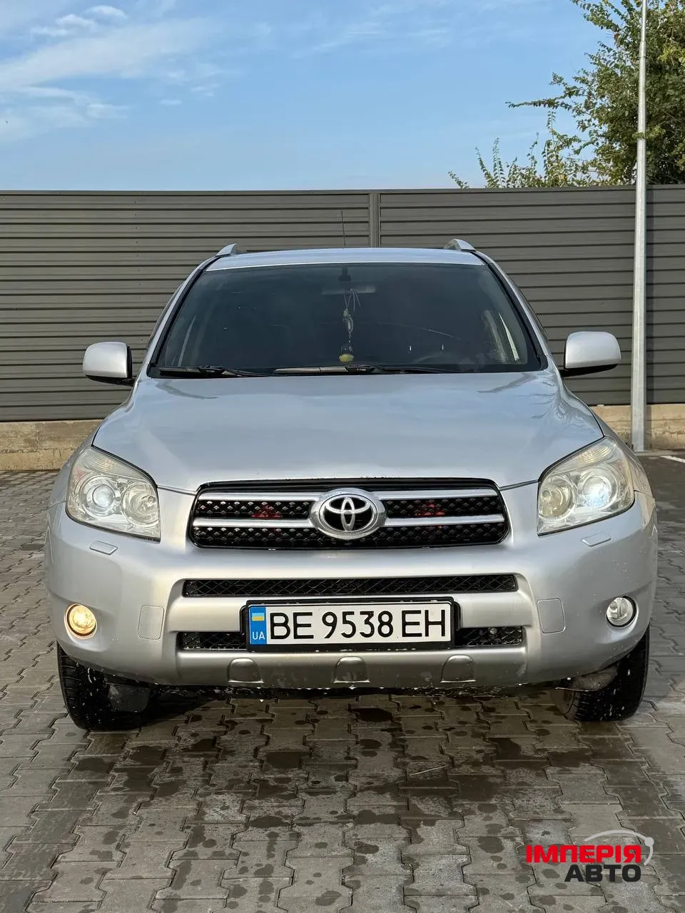 Toyota RAV4 - фото 4