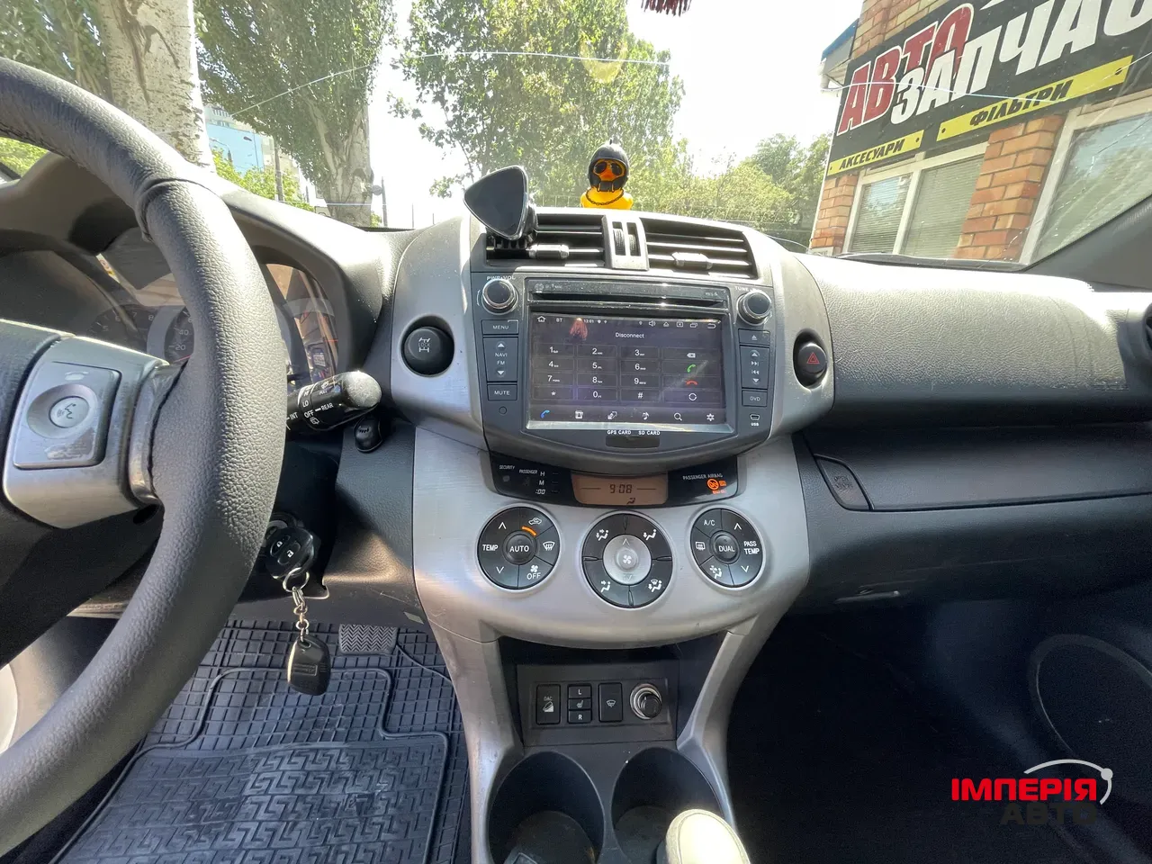 Toyota RAV4 - фото 14