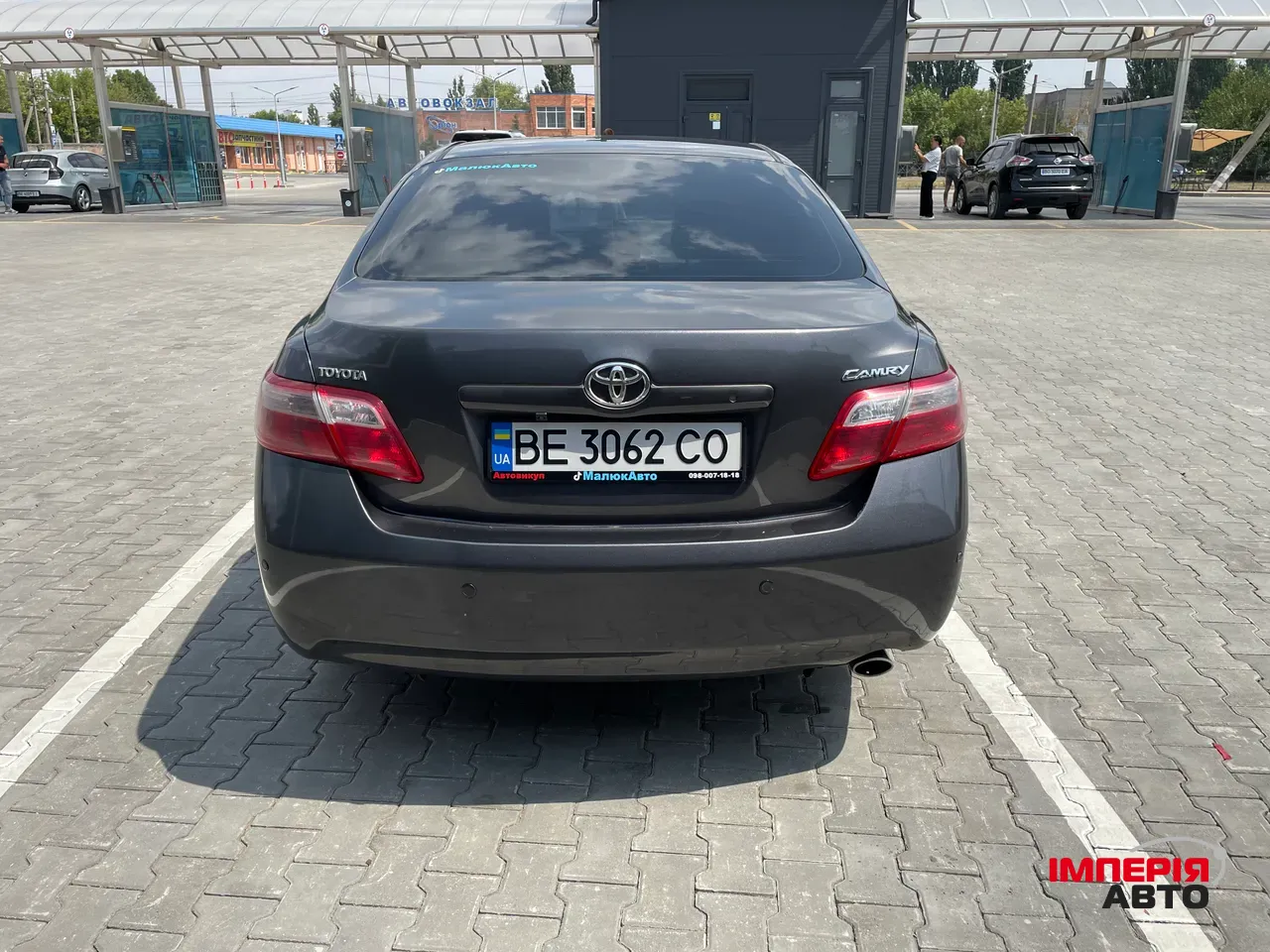 Toyota Camry - фото 3