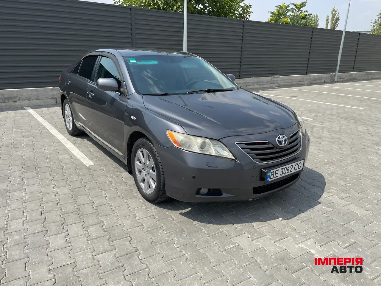 Toyota Camry - фото 4