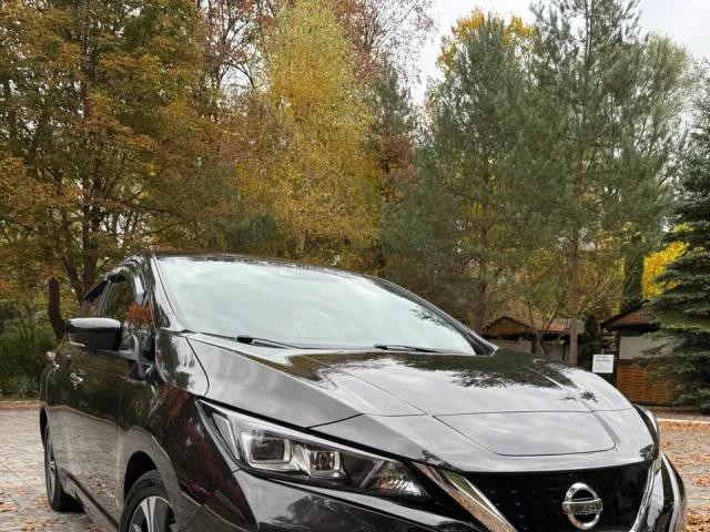 Nissan Leaf - фото 2