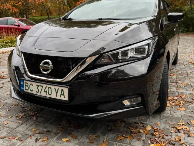 Nissan Leaf - фото 1