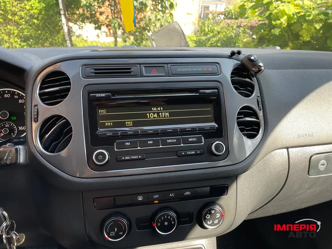 Volkswagen Tiguan - фото 11