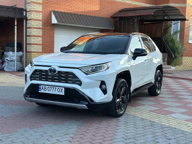 Toyota RAV4 - фото 3