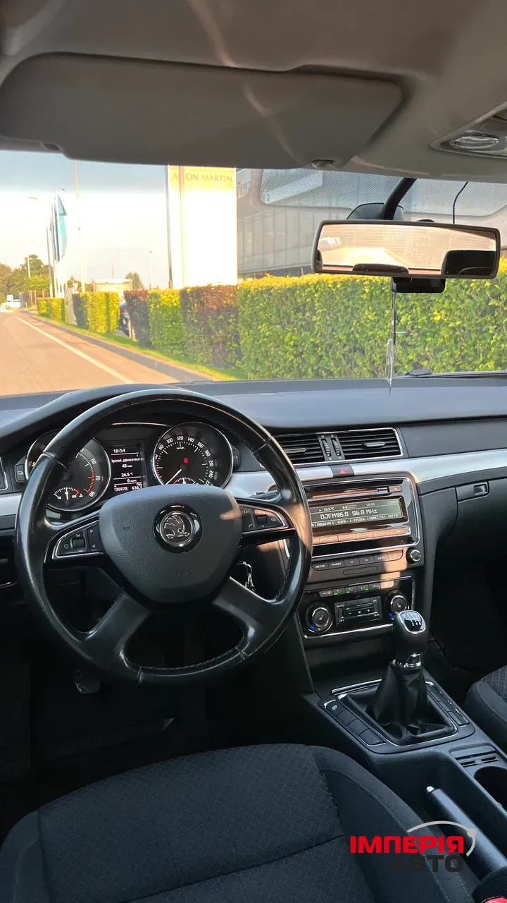 Skoda Superb - фото 17