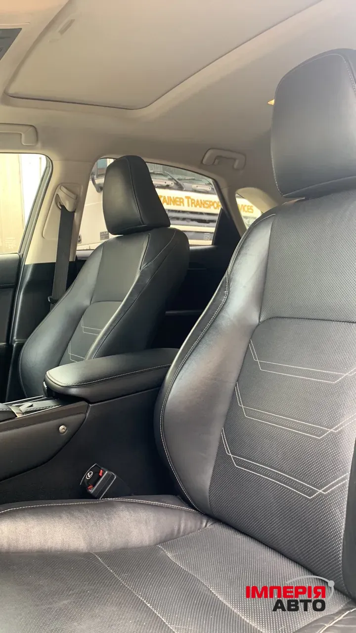 Lexus NX - фото 8