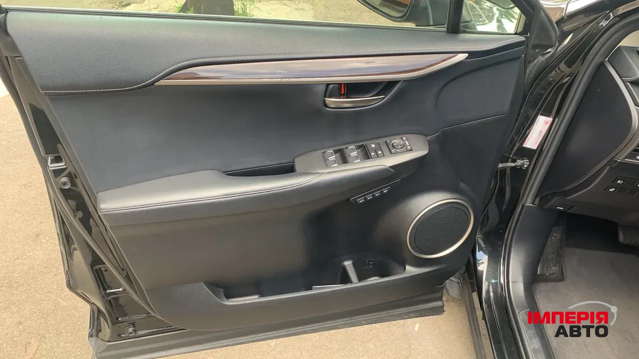 Lexus NX - фото 2