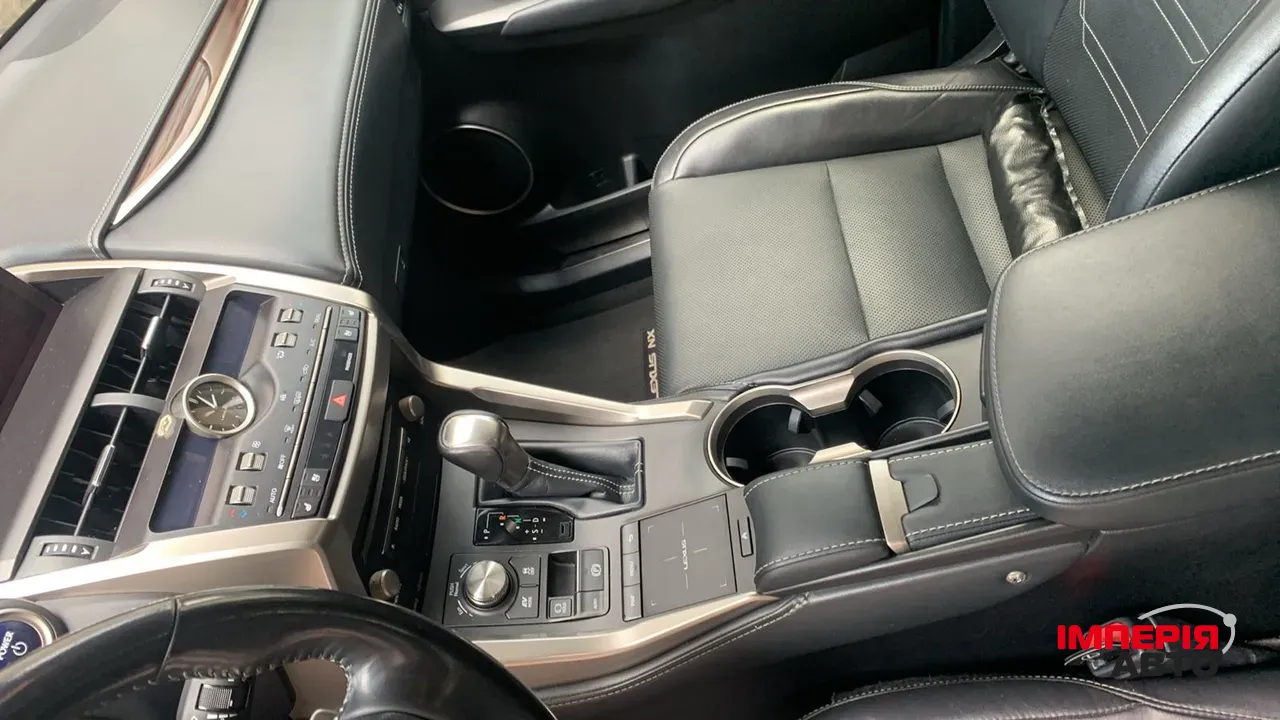 Lexus NX - фото 5