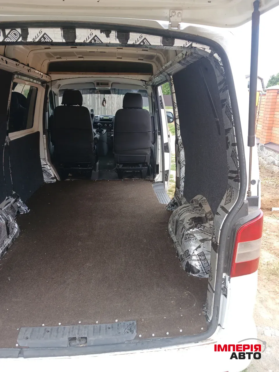 Volkswagen Transporter - фото 6