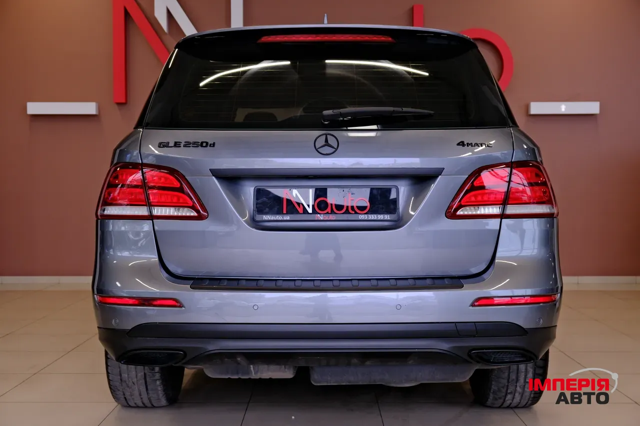Mercedes-Benz GLE - фото 6