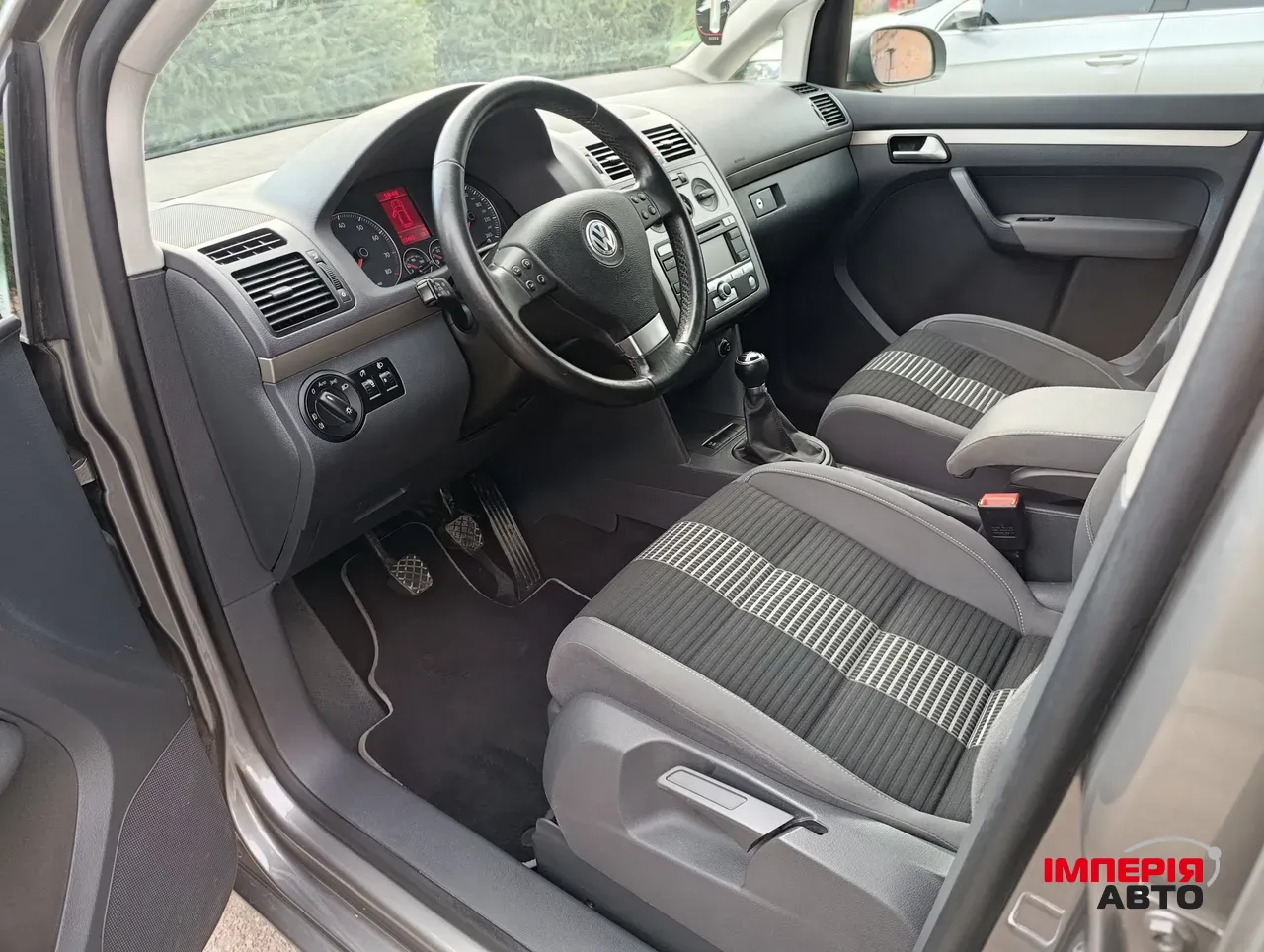 Volkswagen Touran - фото 15