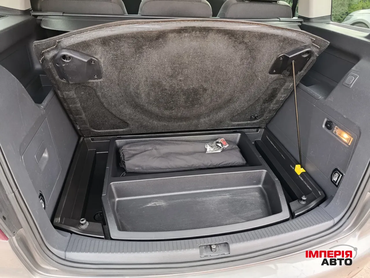 Volkswagen Touran - фото 24