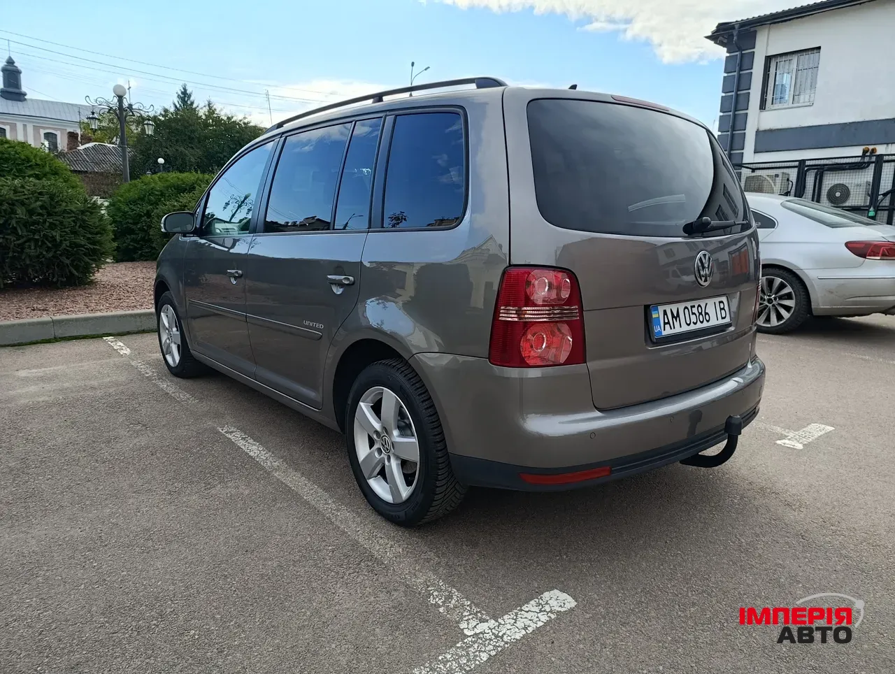Volkswagen Touran - фото 5