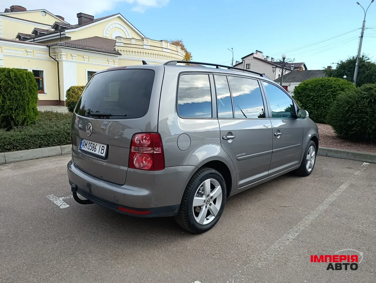 Volkswagen Touran - фото 7